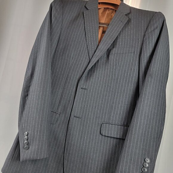 Jos A Bank Gray Pinstripe Suit Jacket Size 42L - Picture 1 of 7